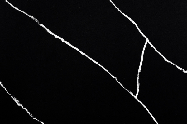 Чёрный кухонный остров с белыми прожилками из кварцевого камня Still-Stone GT 9830 Marquina Teide