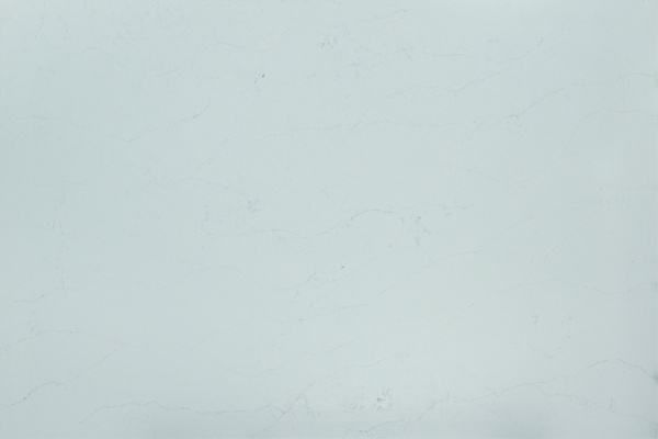 Белый подоконник из кварцевого камня Stratos C1205 Casla Everest с серыми прожилками