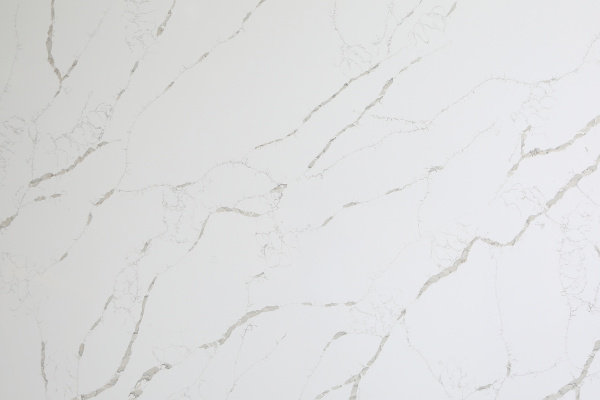 Подоконник из белого кварцевого камня Stratos C4211 Calacatta Supreme с мраморным рисунком