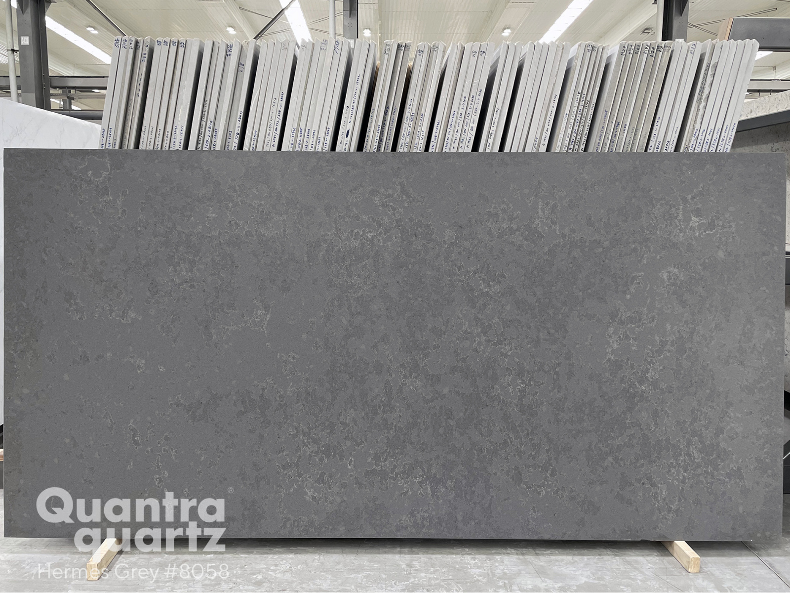 Слэб из кварцевого агломерата Quantra Quartz 8058 Hermes Grey matt