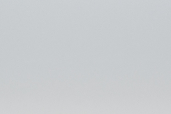 Белая глянцевая столешница из кварцевого агломерата Primax 100 Ivory White